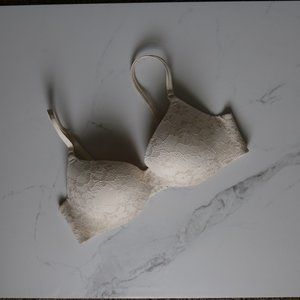 VS Secret Embrace Bra